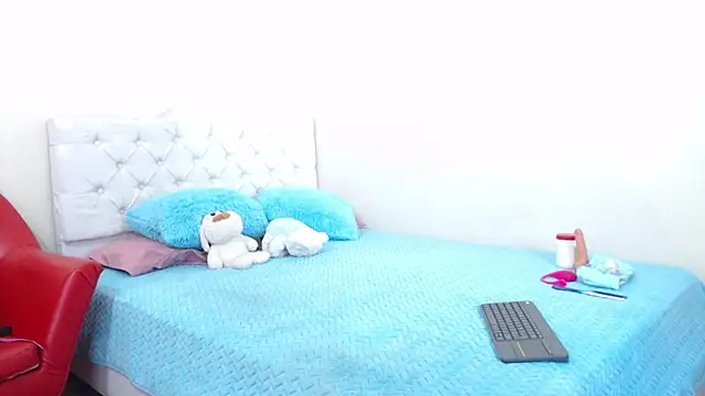 luna hoott online show from March 19, 5:28 pm