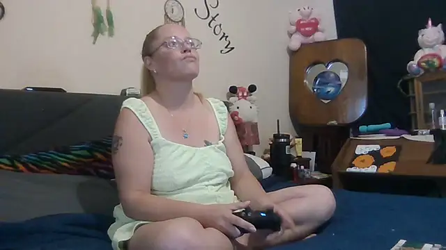 Snapshot of Toybox13_Pika chatting on November 5, 5:35 pm Toybox13 Pika online show from November 5, 5:35 pm