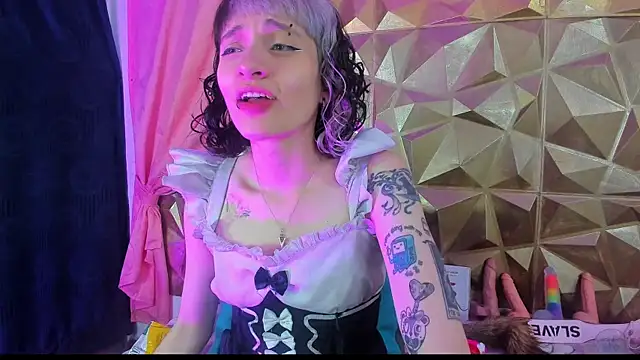 Snapshot of neeko_princes chatting on January 5, 12:10 pm neeko princes online show from January 5, 12:10 pm