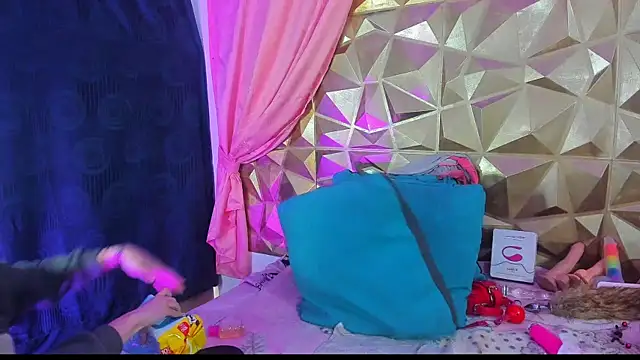 Snapshot of neeko_princes chatting on January 5, 3:13 pm neeko princes online show from January 5, 3:13 pm