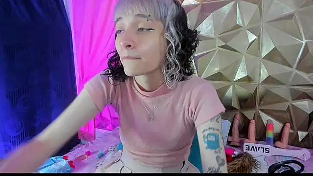 Snapshot of neeko_princes chatting on January 18, 12:15 pm neeko princes online show from January 18, 12:15 pm