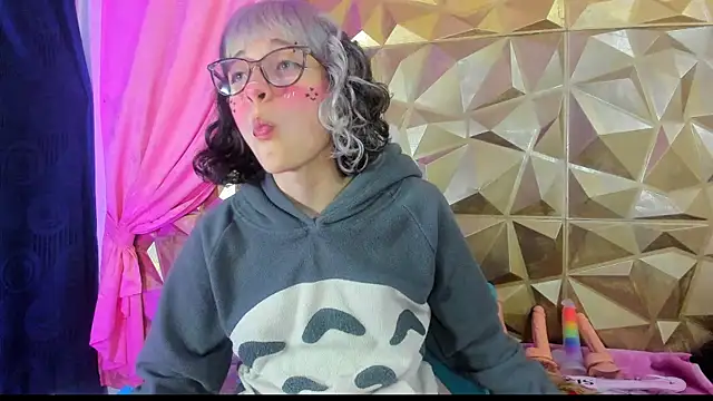 Snapshot of neeko_princes chatting on January 20, 3:28 pm neeko princes online show from January 20, 3:28 pm