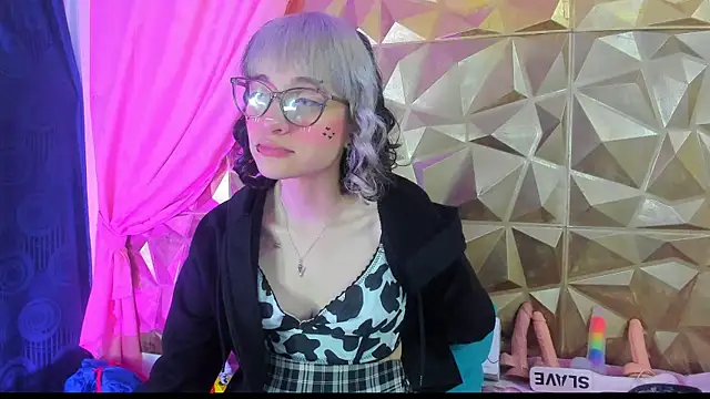 Snapshot of neeko_princes chatting on January 23, 3:32 pm neeko princes online show from January 23, 3:32 pm