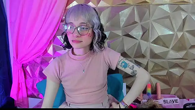 Snapshot of neeko_princes chatting on January 25, 3:20 pm neeko princes online show from January 25, 3:20 pm