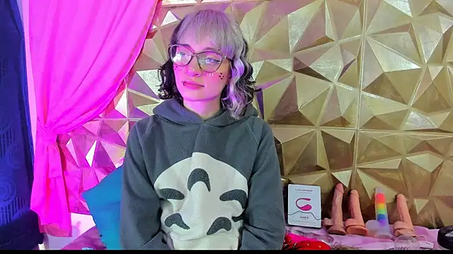 Snapshot of neeko_princes chatting on January 27, 3:18 pm neeko princes online show from January 27, 3:18 pm