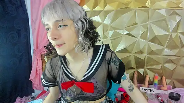 Snapshot of neeko_princes chatting on February 1, 12:37 pm neeko princes online show from February 1, 12:37 pm