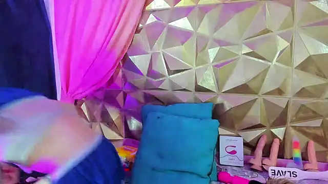 Snapshot of neeko_princes chatting on February 3, 12:36 pm neeko princes online show from February 3, 12:36 pm