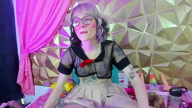 Snapshot of neeko_princes chatting on February 3, 3:38 pm neeko princes online show from February 3, 3:38 pm