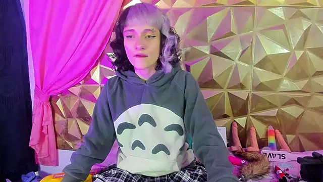 Snapshot of neeko_princes chatting on February 4, 12:11 pm neeko princes online show from February 4, 12:11 pm