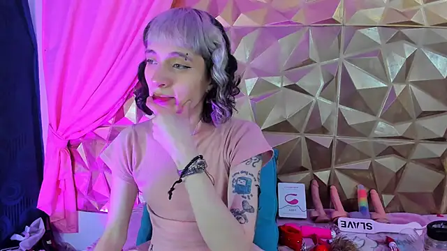 Snapshot of neeko_princes chatting on February 10, 12:29 pm neeko princes online show from February 10, 12:29 pm