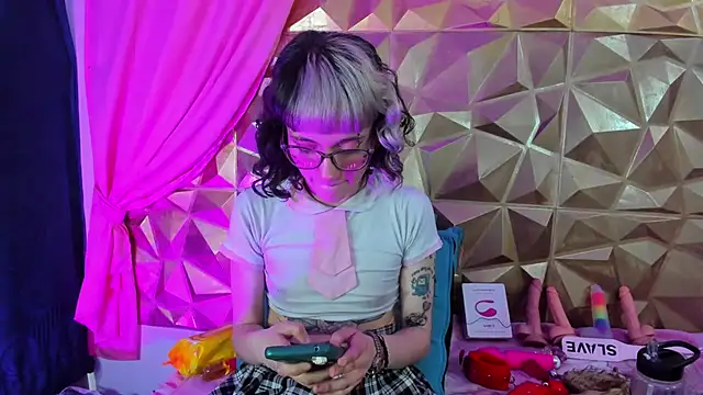 Snapshot of neeko_princes chatting on February 10, 3:32 pm neeko princes online show from February 10, 3:32 pm