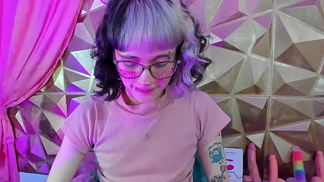 Snapshot of neeko_princes chatting on February 16, 3:27 pm neeko princes online show from February 16, 3:27 pm