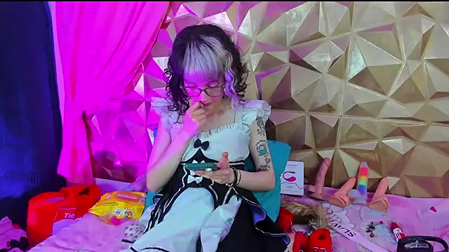 Snapshot of neeko_princes chatting on February 21, 3:10 pm neeko princes online show from February 21, 3:10 pm