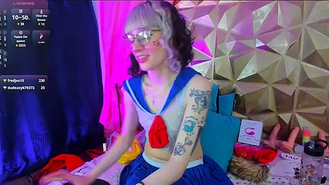 Snapshot of neeko_princes chatting on February 23, 3:18 pm neeko princes online show from February 23, 3:18 pm