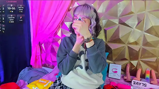 Snapshot of neeko_princes chatting on February 24, 3:20 pm neeko princes online show from February 24, 3:20 pm