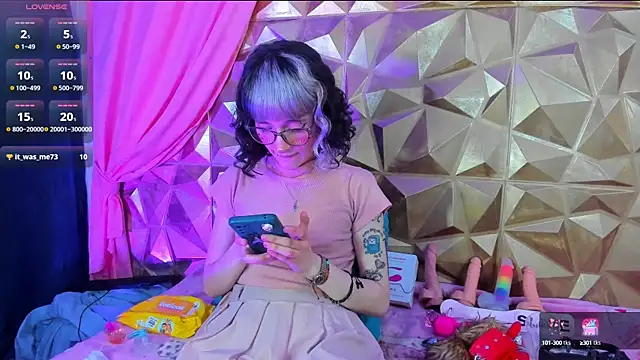 Snapshot of neeko_princes chatting on February 28, 3:26 pm neeko princes online show from February 28, 3:26 pm