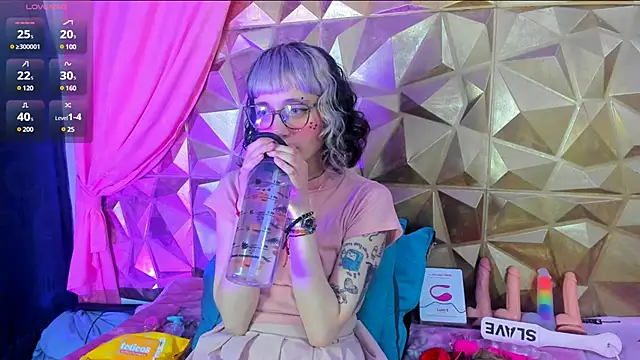 Snapshot of neeko_princes chatting on March 10, 3:20 pm neeko princes online show from March 10, 3:20 pm