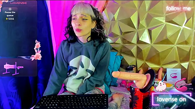 Snapshot of neeko_princes chatting on September 19, 12:17 pm neeko princes online show from September 19, 12:17 pm