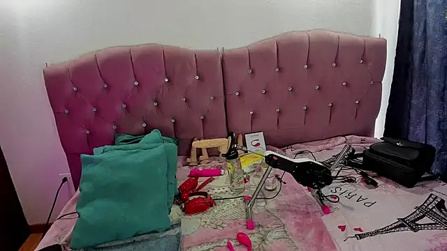 Snapshot of neeko_princes chatting on October 22, 12:05 pm neeko princes online show from October 22, 12:05 pm