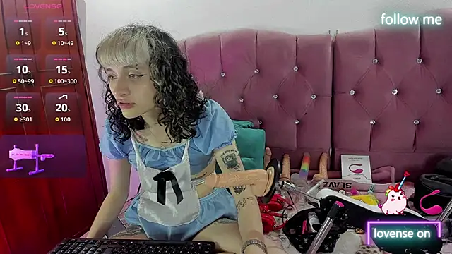 Snapshot of neeko_princes chatting on October 24, 12:45 pm neeko princes online show from October 24, 12:45 pm