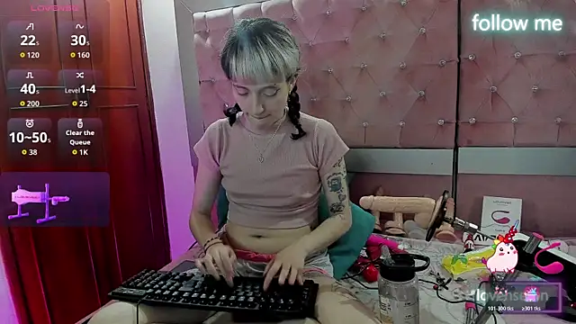 Snapshot of neeko_princes chatting on November 14, 12:15 pm neeko princes online show from November 14, 12:15 pm