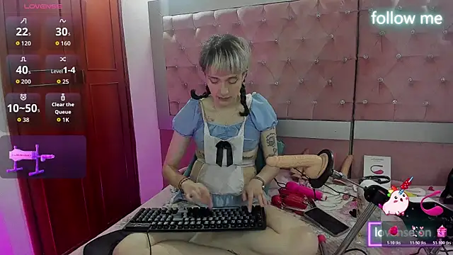 Snapshot of neeko_princes chatting on November 18, 12:31 pm neeko princes online show from November 18, 12:31 pm