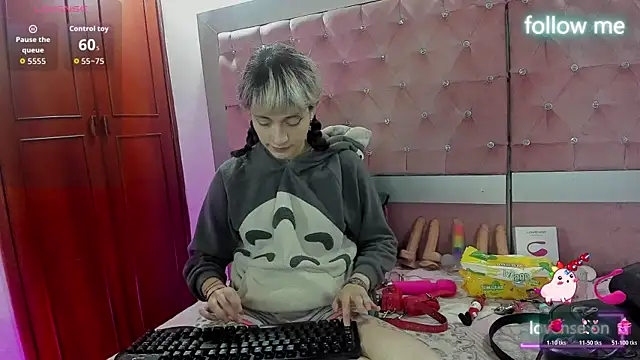 Snapshot of neeko_princes chatting on November 24, 12:05 pm neeko princes online show from November 24, 12:05 pm