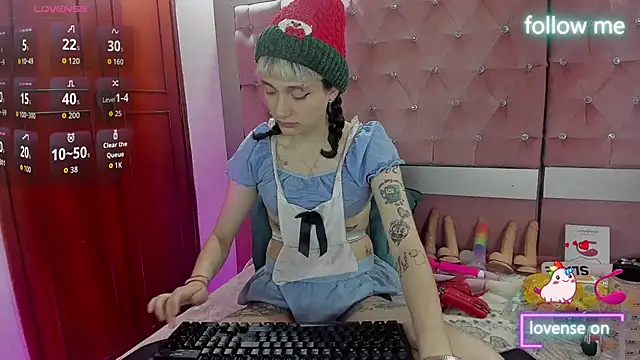 Snapshot of neeko_princes chatting on December 1, 12:10 pm neeko princes online show from December 1, 12:10 pm