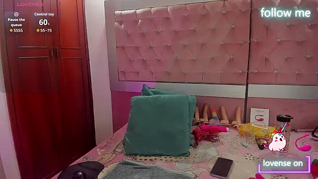 Snapshot of neeko_princes chatting on December 4, 12:03 pm neeko princes online show from December 4, 12:03 pm