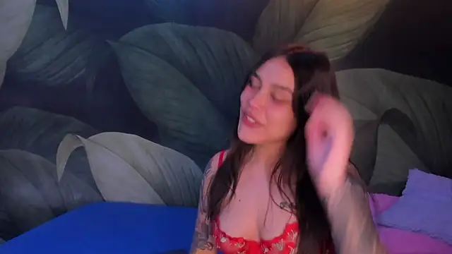 Snapshot of sweett_dirty chatting on February 19, 3:27 pm sweett dirty online show from February 19, 3:27 pm