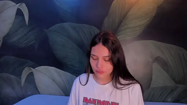 Snapshot of sweett_dirty chatting on February 25, 12:24 pm sweett dirty online show from February 25, 12:24 pm