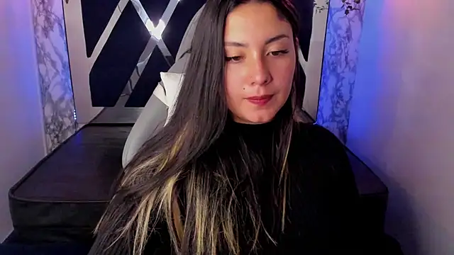 Lia 14  online show from January 17, 5:30 pm