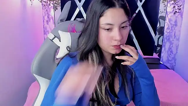 Lia 14  online show from January 30, 5:39 pm