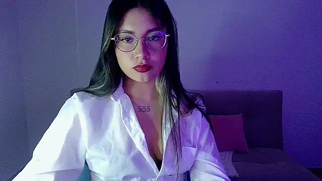 Lia 14  online show from March 5, 11:45 pm