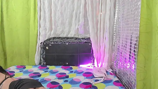 Snapshot of Megan_Miles02 chatting on January 11, 5:20 am Megan Miles02 online show from January 11, 5:20 am