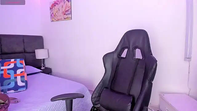 Snapshot of Megan_Miles02 chatting on November 18, 8:57 pm Megan Miles02 online show from November 18, 8:57 pm