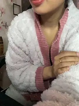 Snapshot of -KathySweet- chatting on January 12, 5:13 am -KathySweet- online show from January 12, 5:13 am