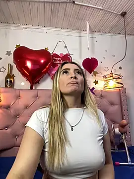 Snapshot of antonella87 chatting on February 20, 3:45 am antonella87 online show from February 20, 3:45 am