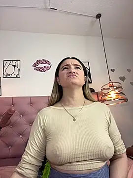 Snapshot of antonella87 chatting on October 25, 7:52 pm antonella87 online show from October 25, 7:52 pm