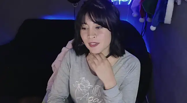 Snapshot of isis_diosa chatting on December 7, 1:58 am isis diosa online show from December 7, 1:58 am