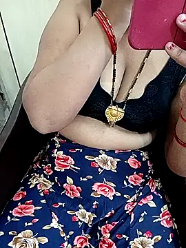 Snapshot of reemacouple007 chatting on September 19, 7:10 am reemacouple007 online show from September 19, 7:10 am