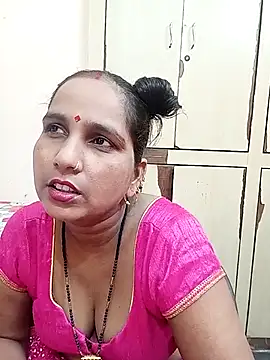 Snapshot of reemacouple007 chatting on September 22, 5:31 am reemacouple007 online show from September 22, 5:31 am