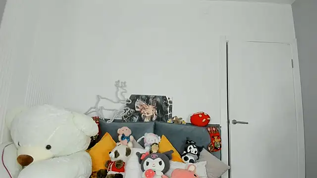 dolly ll online show from December 27, 7:35 pm