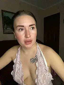 Roxana Bell online show from February 7, 1:15 pm