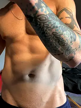 Snapshot of MachineDien chatting on September 28, 6:35 pm MachineDien online show from September 28, 6:35 pm