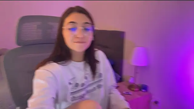 zoe moon18 online show from October 17, 2:26 am