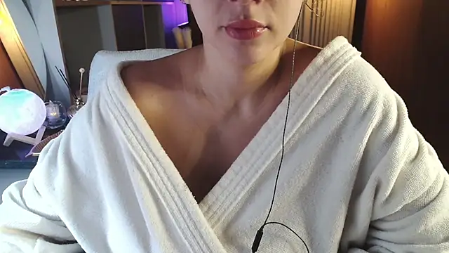 Snapshot of AnnaClaraunica chatting on January 10, 10:39 am AnnaClaraunica online show from January 10, 10:39 am