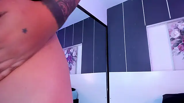 Alexxxholy online show from January 28, 1:49 pm