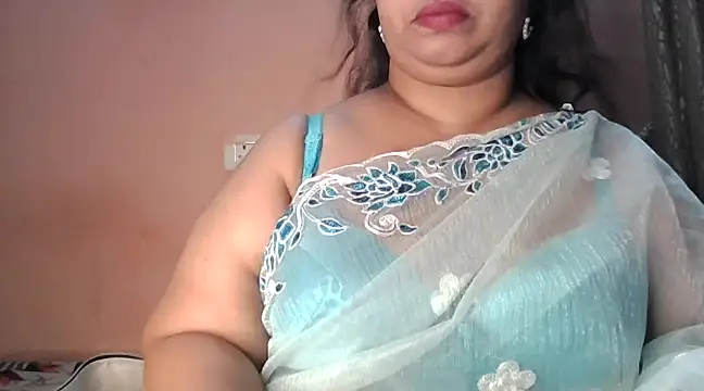 Snapshot of Ravina_patil1 chatting on January 12, 4:50 pm Ravina patil1 online show from January 12, 4:50 pm