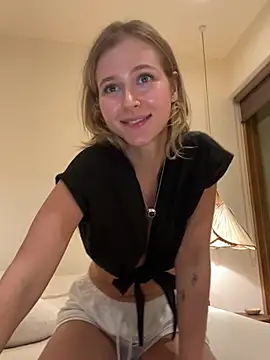 LunaRase online show from January 22, 12:17 pm